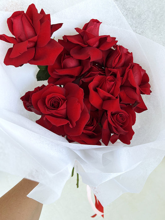 12 Stem Premium Roses