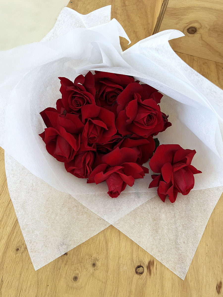 12 Stem Premium Roses